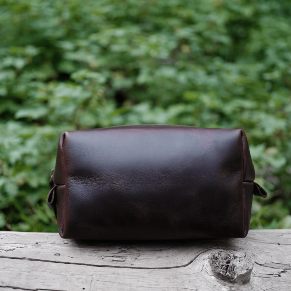 Kobuk Dopp Kit - Leather Toiletry Bag