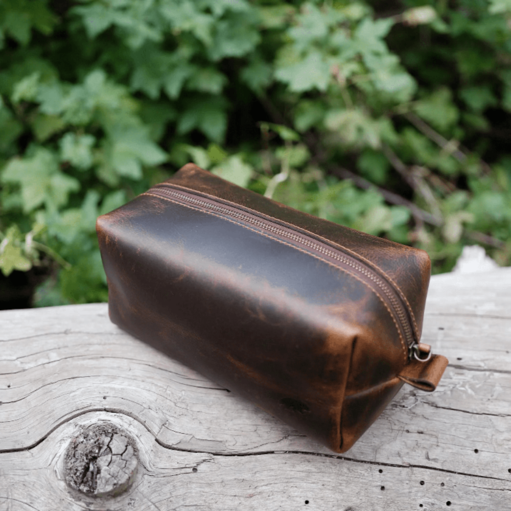 Kobuk Dopp Kit - Leather Toiletry Bag