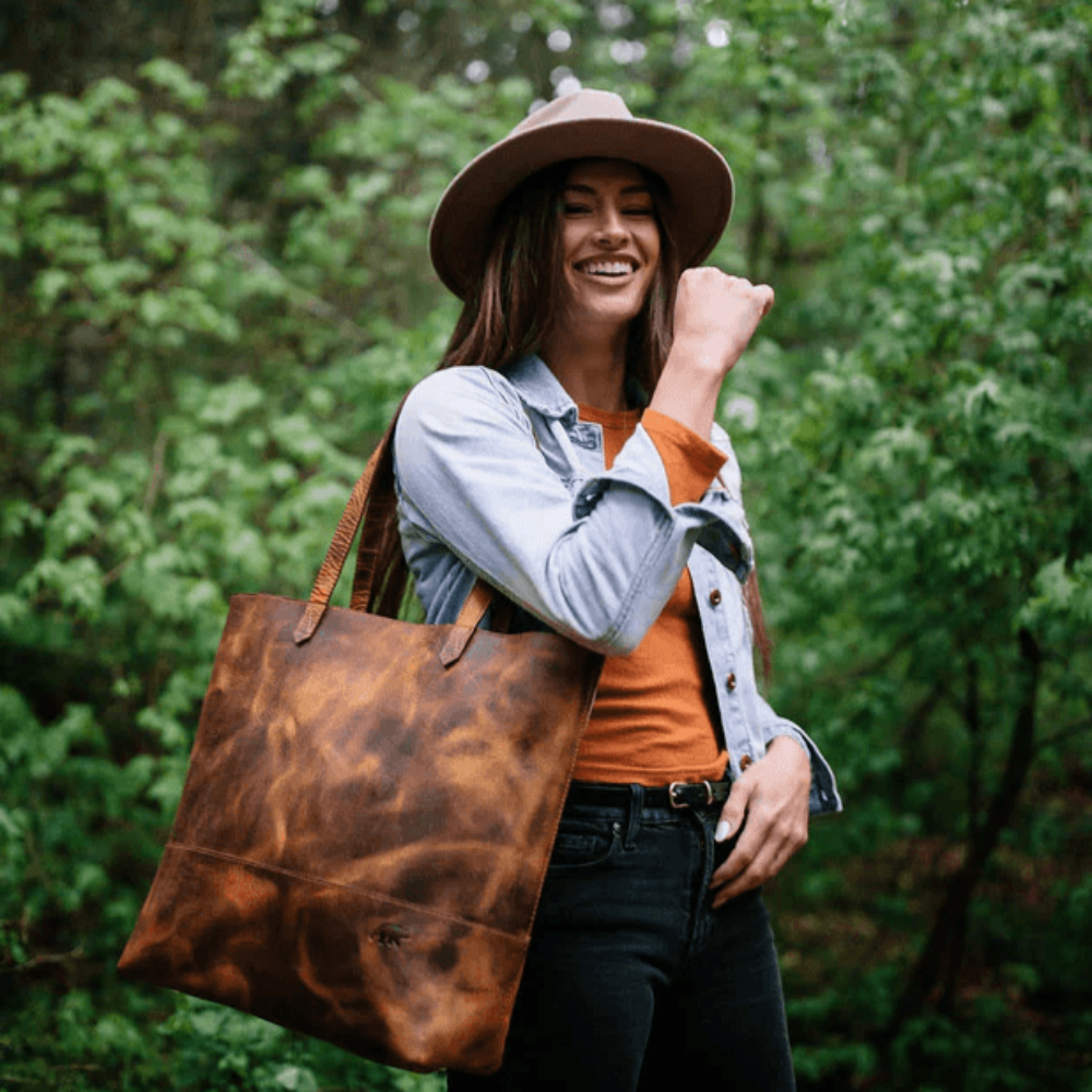 The Juneau Leather Tote | All Day Vintage Crossbody