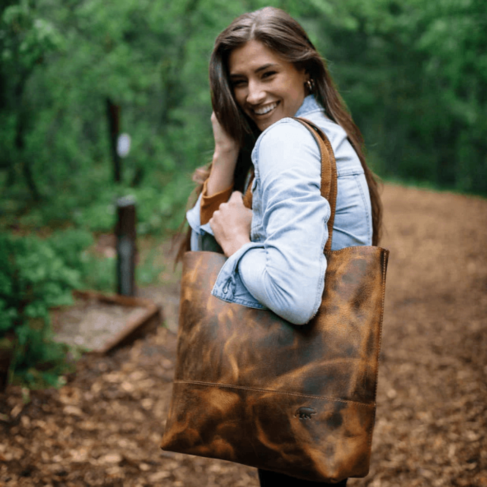 The Juneau Leather Tote | All Day Vintage Crossbody