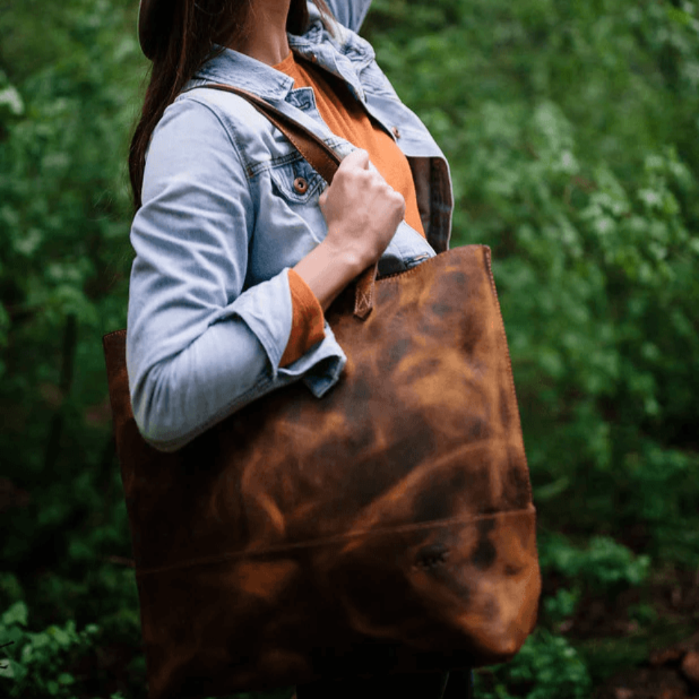 The Juneau Leather Tote | All Day Vintage Crossbody