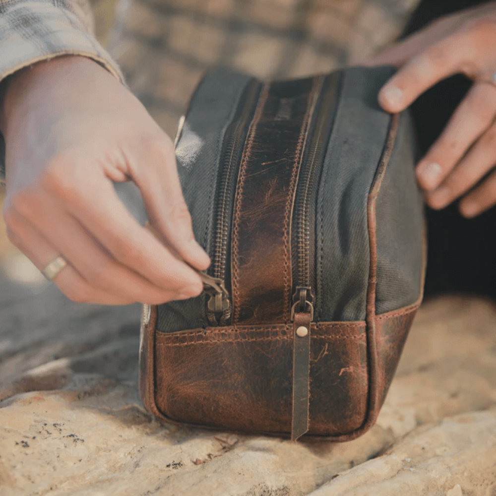 Canvas Dopp Kit | Classic Toiletry Bag