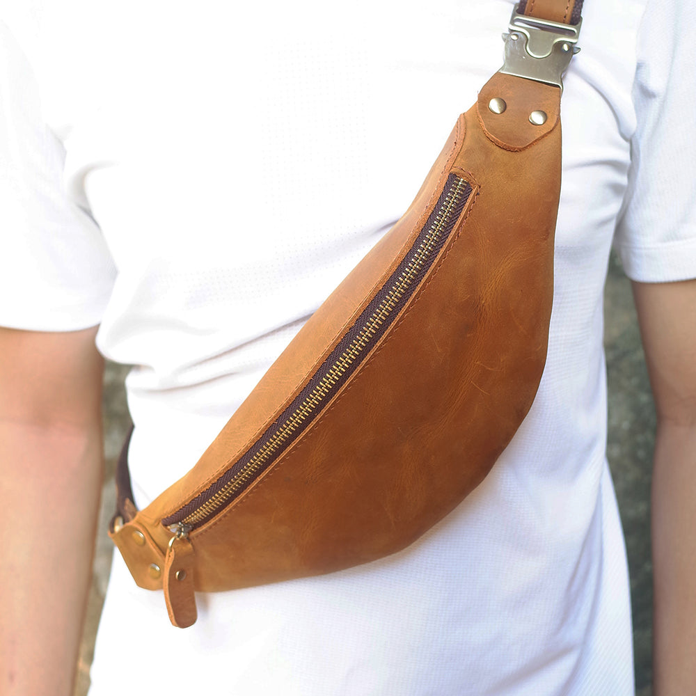 The Side Pod  Classic Men's Leather Fanny Pack