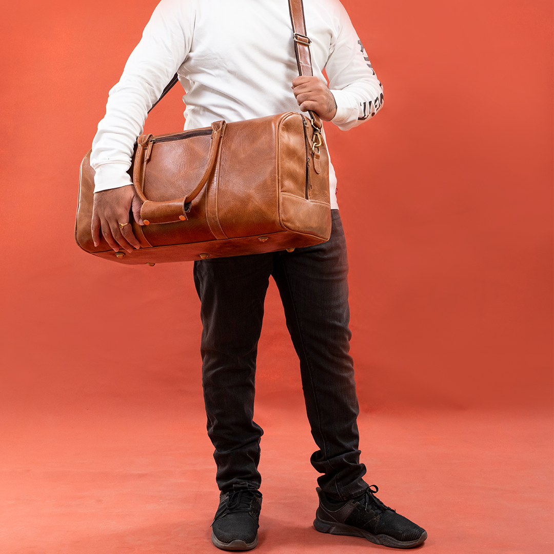 Leather Duffel Gym Bag for Men - Full Grain Leather 22 Inch Bag – The Real  Leather Company