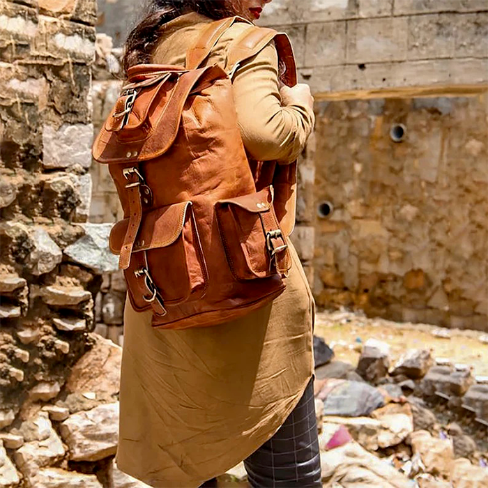 https://therealleathercompany.com/cdn/shop/products/the-rucksack-classic-leather-backpack-vintage12.png?v=1660032977&width=1445